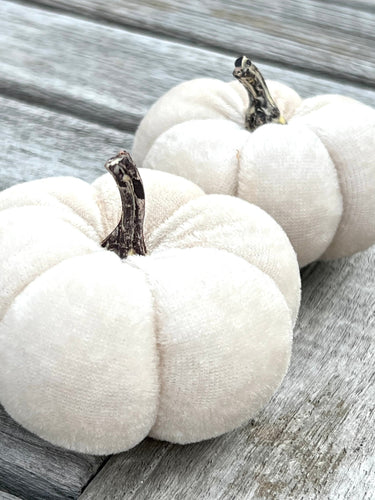 White Velvet Faux Pumpkins Set Of 3 Fabric Mini Pumpkin Fall Seasonal Decoration Halloween Decorations Autumn Table Decor Styling