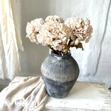 Load image into Gallery viewer, Artificial Hydrangea Dried Look Flowers Vintage Cream Faux Hydrangea Flower Dried Style Wedding Bouquet Vintage